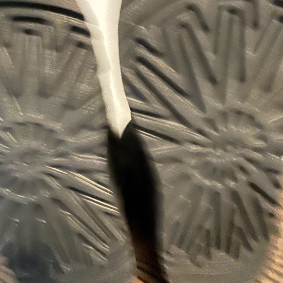 UGG youth Bailey T bow boots sz 11 youth - Picture 2 of 6